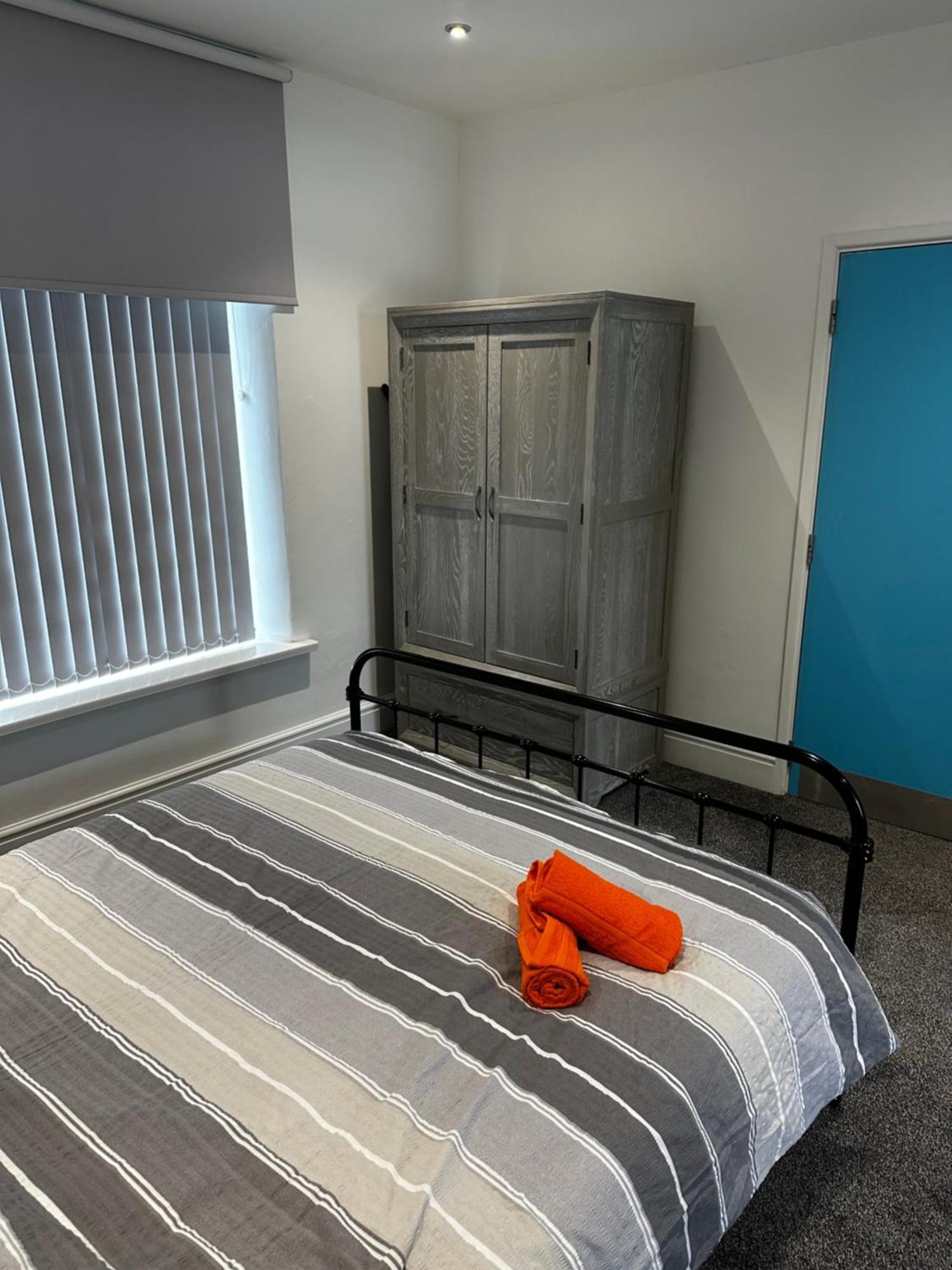 Town Centre Studio Flat Merthyr Tydfil Exterior photo