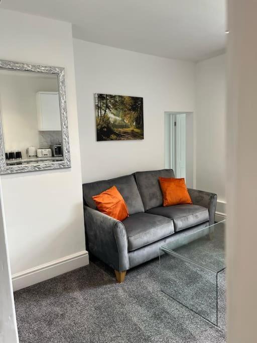 Town Centre Studio Flat Merthyr Tydfil Exterior photo